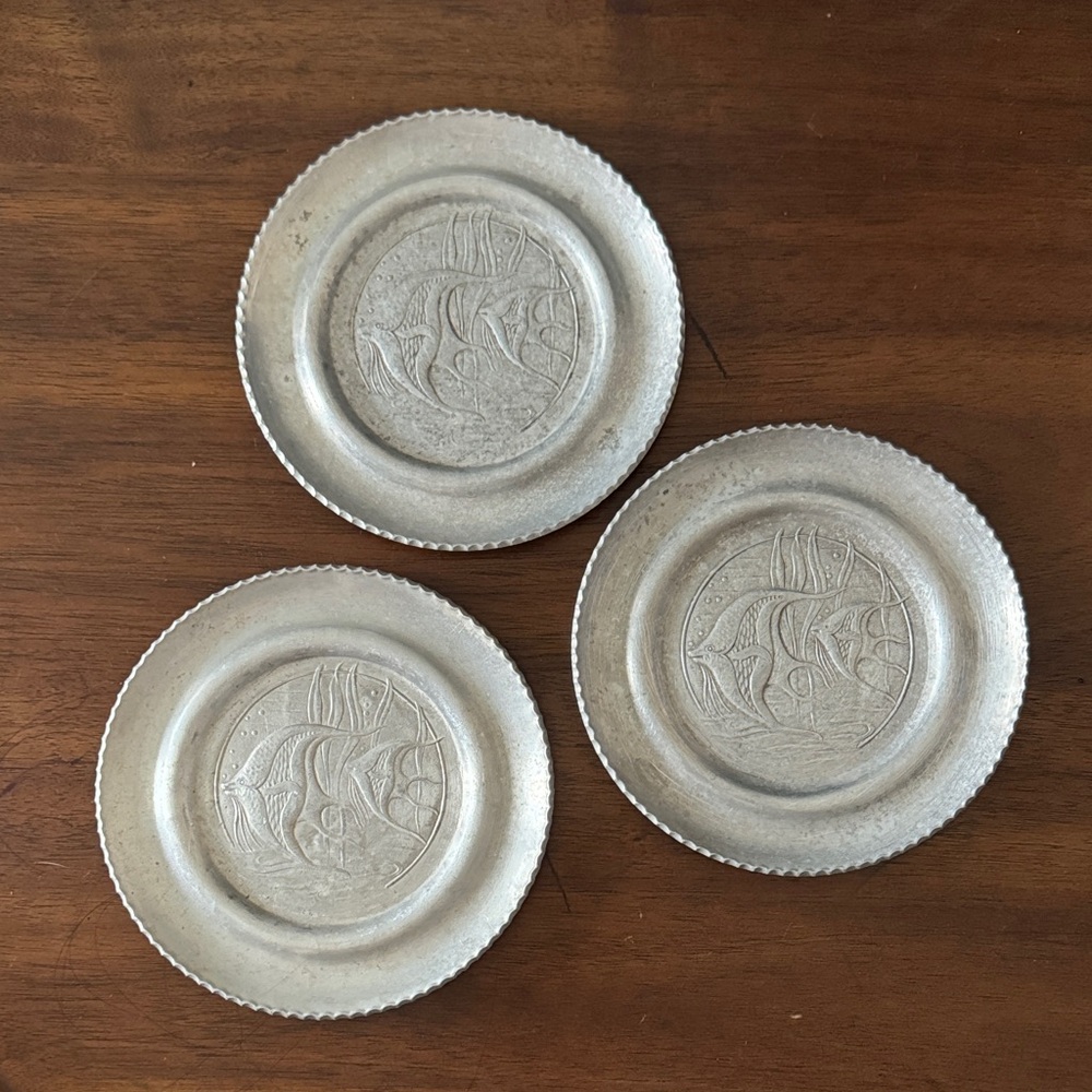 Hammered Aluminum Coasters, Fish Themed — 3 Count